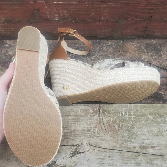 Michael Kors Wedge Sandals. - Picture 10 of 11